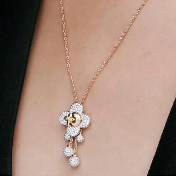 Elegant Gold and Silver Pendant Necklace - Picture 2 of 5